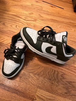 Nike dunk low , size 9