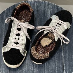 Vince Camuto Sneakers