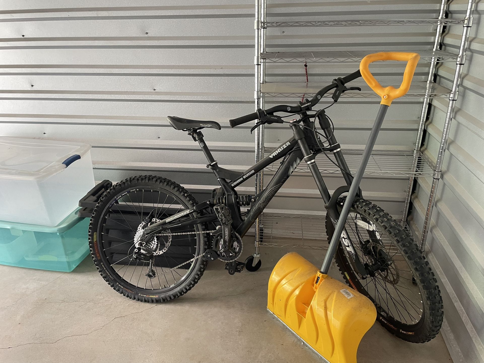 IRON HORSE YAKUZA SOHON BUCHO DOWNHILL TRAIL BIKE