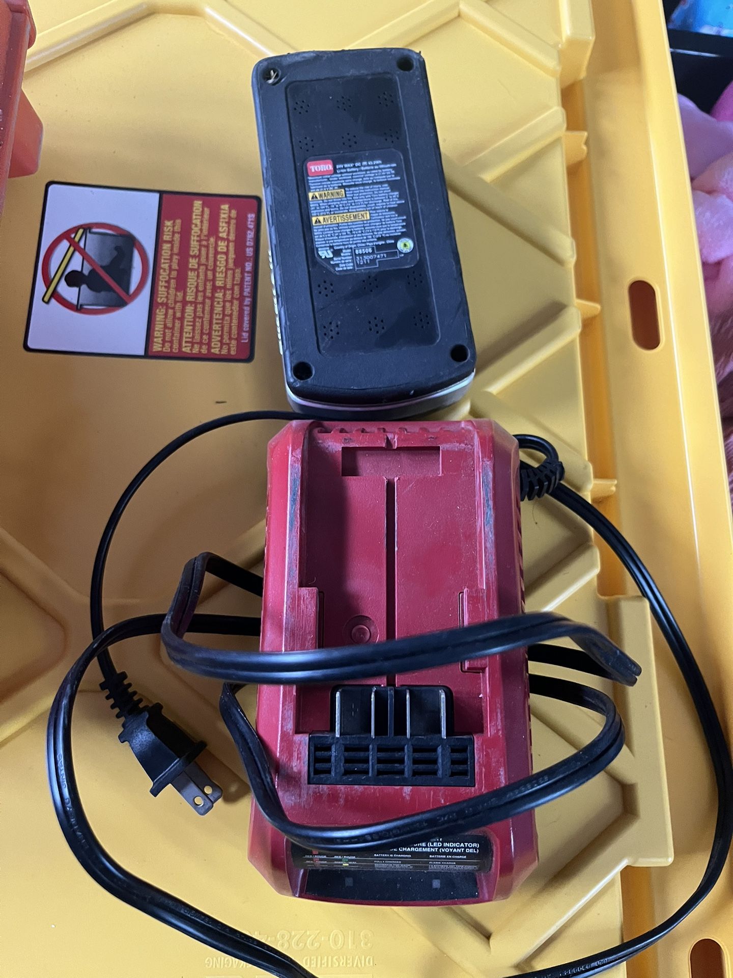 Toro 24v Charger + Battery