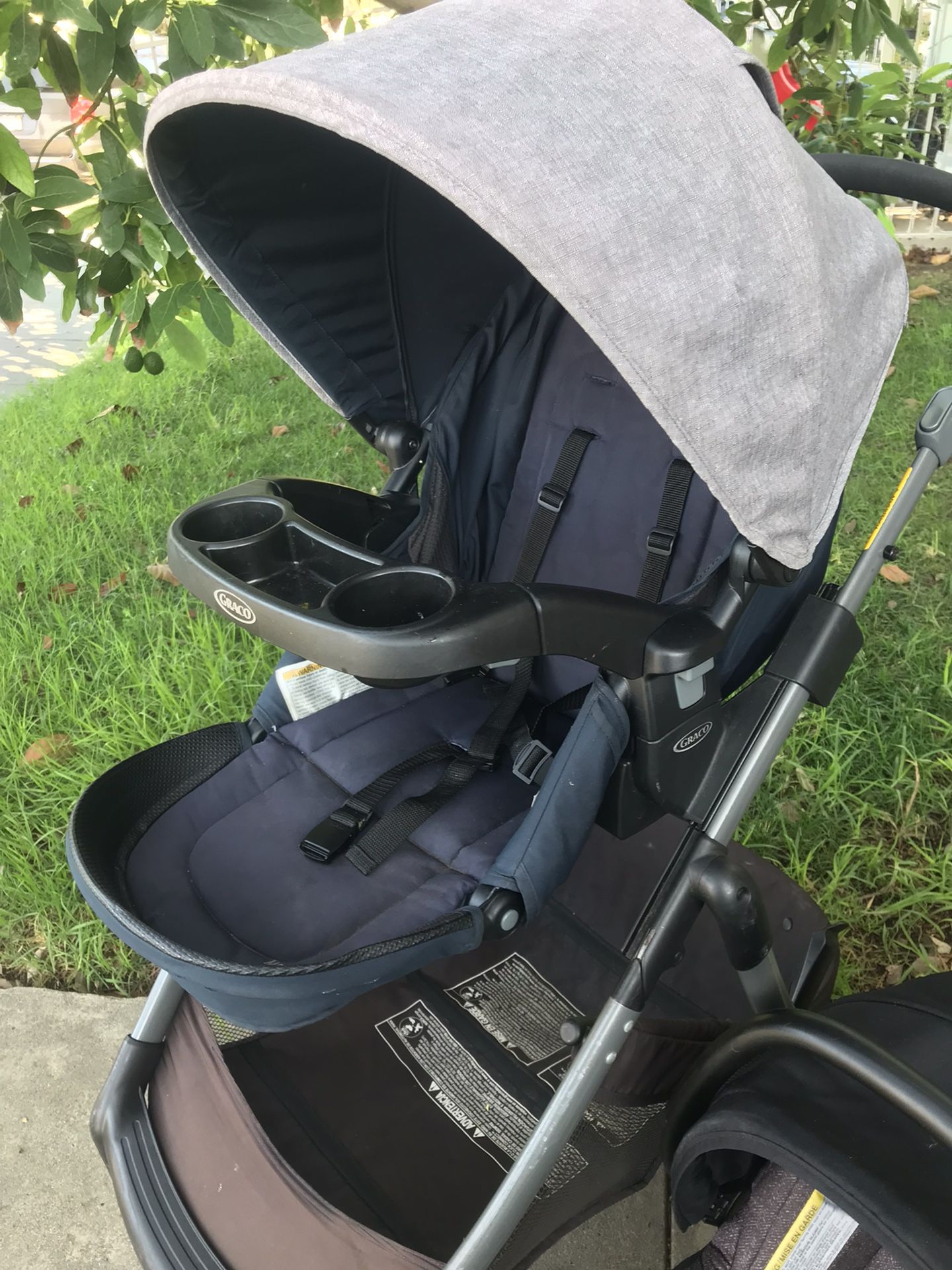 Stroller Graco Model 2023 Everything Works Good Comes With A Car Seat Asking $65 Or Best Offer I Can Sell Them Separe If U Want