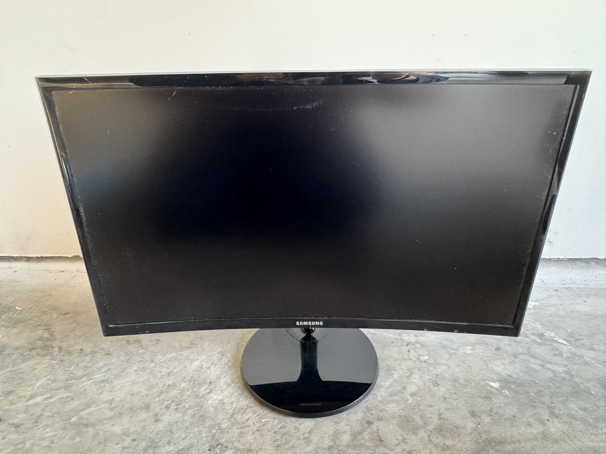 2-24 Inch Samsung 4k 60 Monitors
