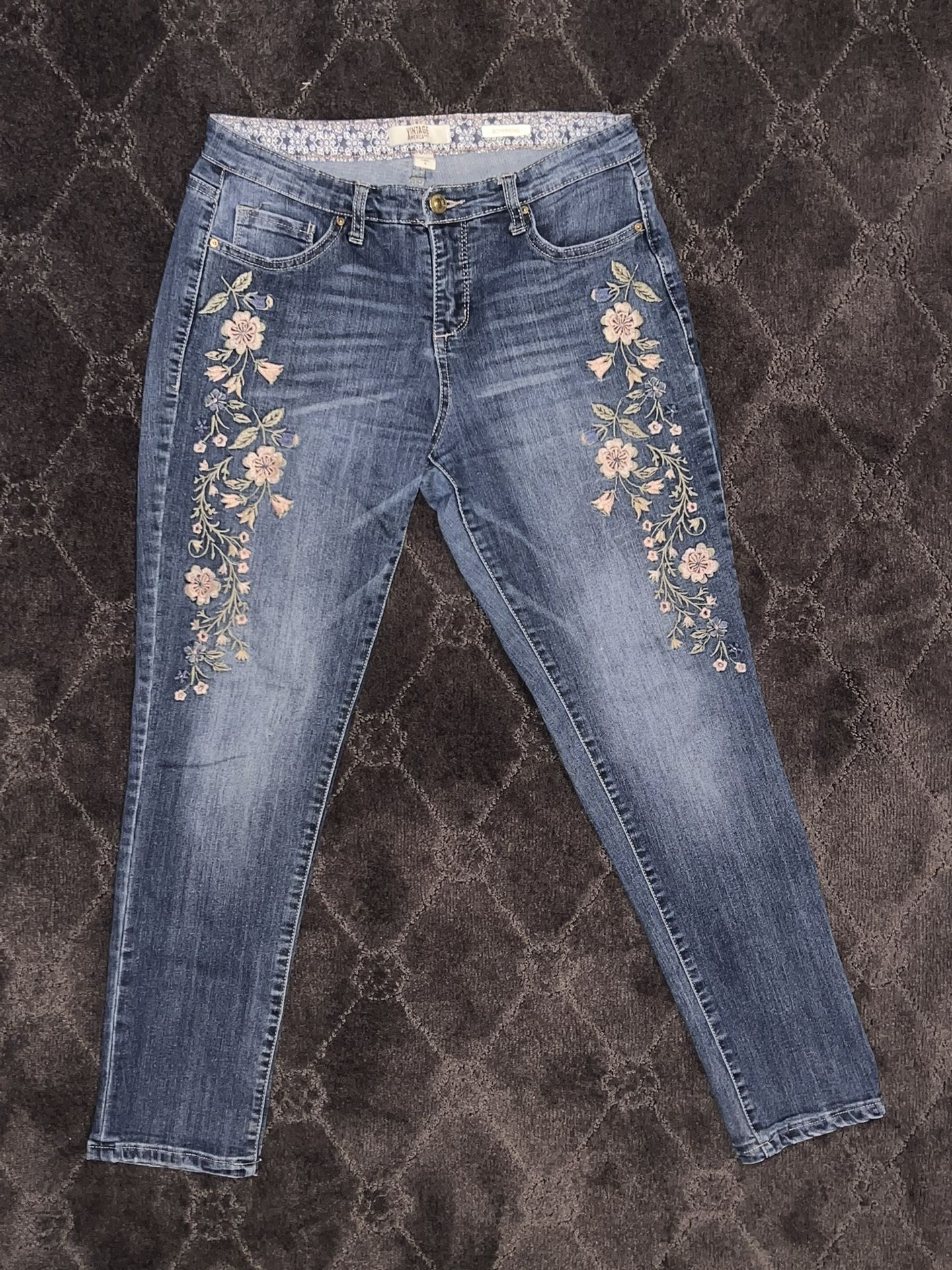 Vintage America Women’s Floral Embroidered Boyfriend Jeans Size 4