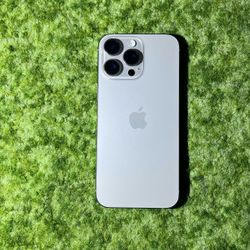 iPhone 16 Pro Max | 256GB | Natural Titanium | Factory Unlocked