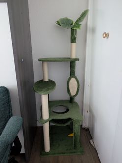 Barely used cat tree