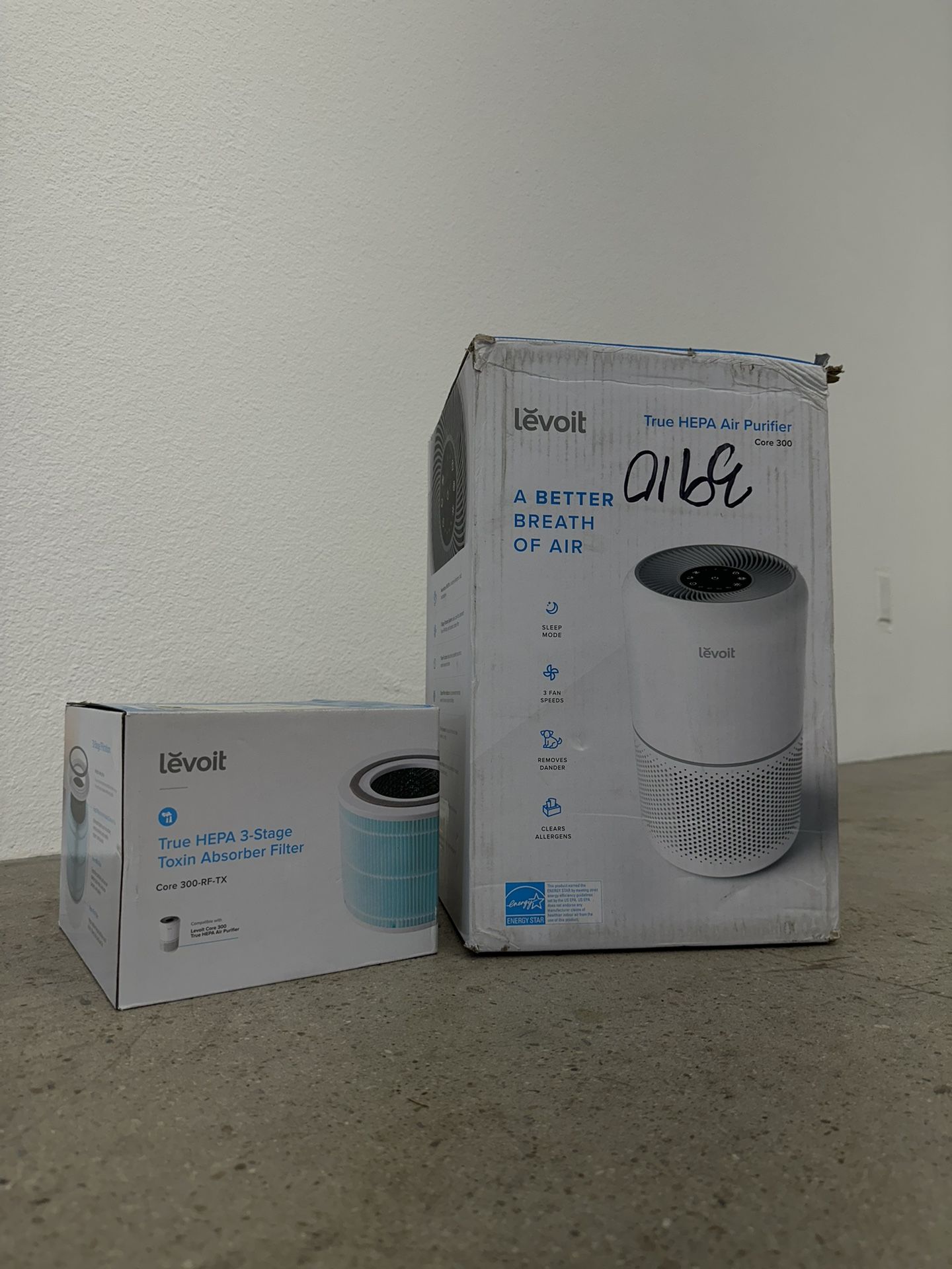 New *Unopened* Levoit Air Purifier + Toxin Absorber Filter