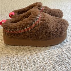 Brand New Uggs Yasmin Slippers Heritage Braid Hardwood