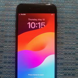 Apple iPhone 7 32GB Unlocked For Any Carrier Like New!