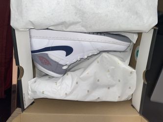 Air Jordan 1 Mid Paris