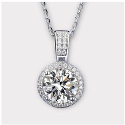 Elegant Silver Pendant Necklace 