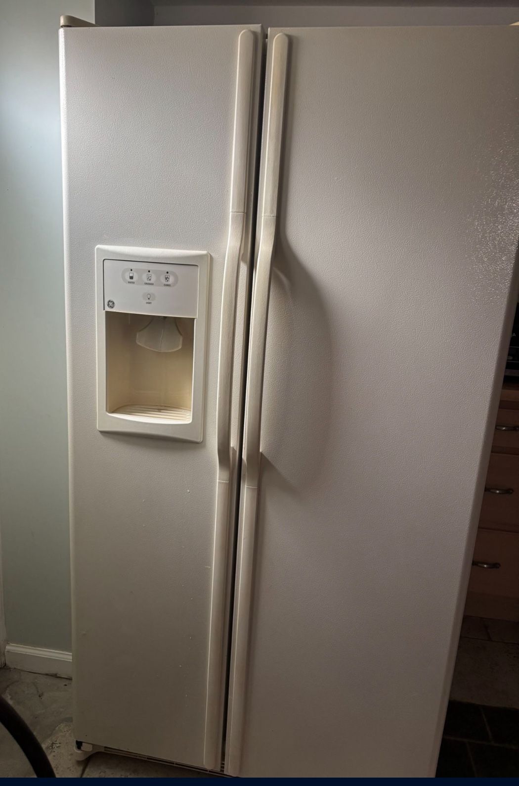 Refrigerator 