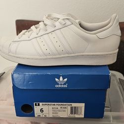 Adidas Men sz 6