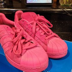 Ladies Adidas Tennis Shoes