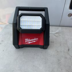 Milwaukee M18 Rover Dual Power Flood Light Tool Only