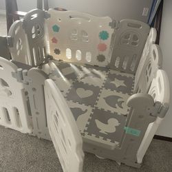 Playpen With Mat 