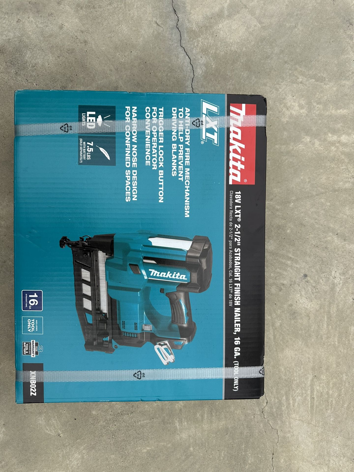 Makita 18V LXT Lithium-Ion 16-Gauge Cordless 2-1/2 in. Straight Finish Nailer (Tool Only)