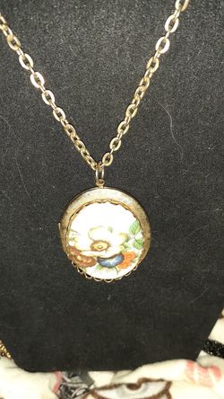 Locket necklace