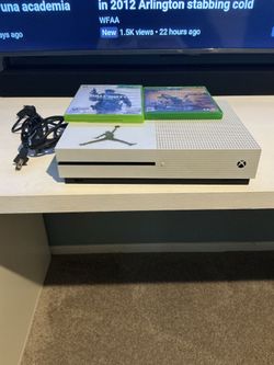 Microsoft Xbox One S 1TB, in good working condition, comes with mortal kombat 11 & call of duty MW3 no controller
