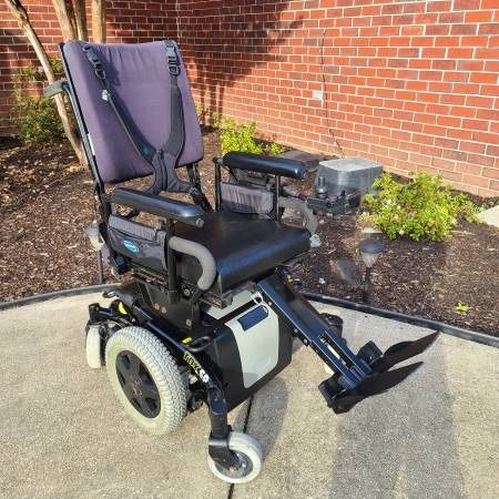 Invacare TDX SP Power Wheelchair w/ Powered Tilt and legrest