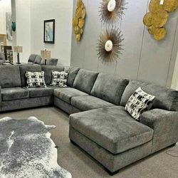 New Ashley Ballinaloe 3 Piece Sectional, Couch, Sofa ,loveseat
