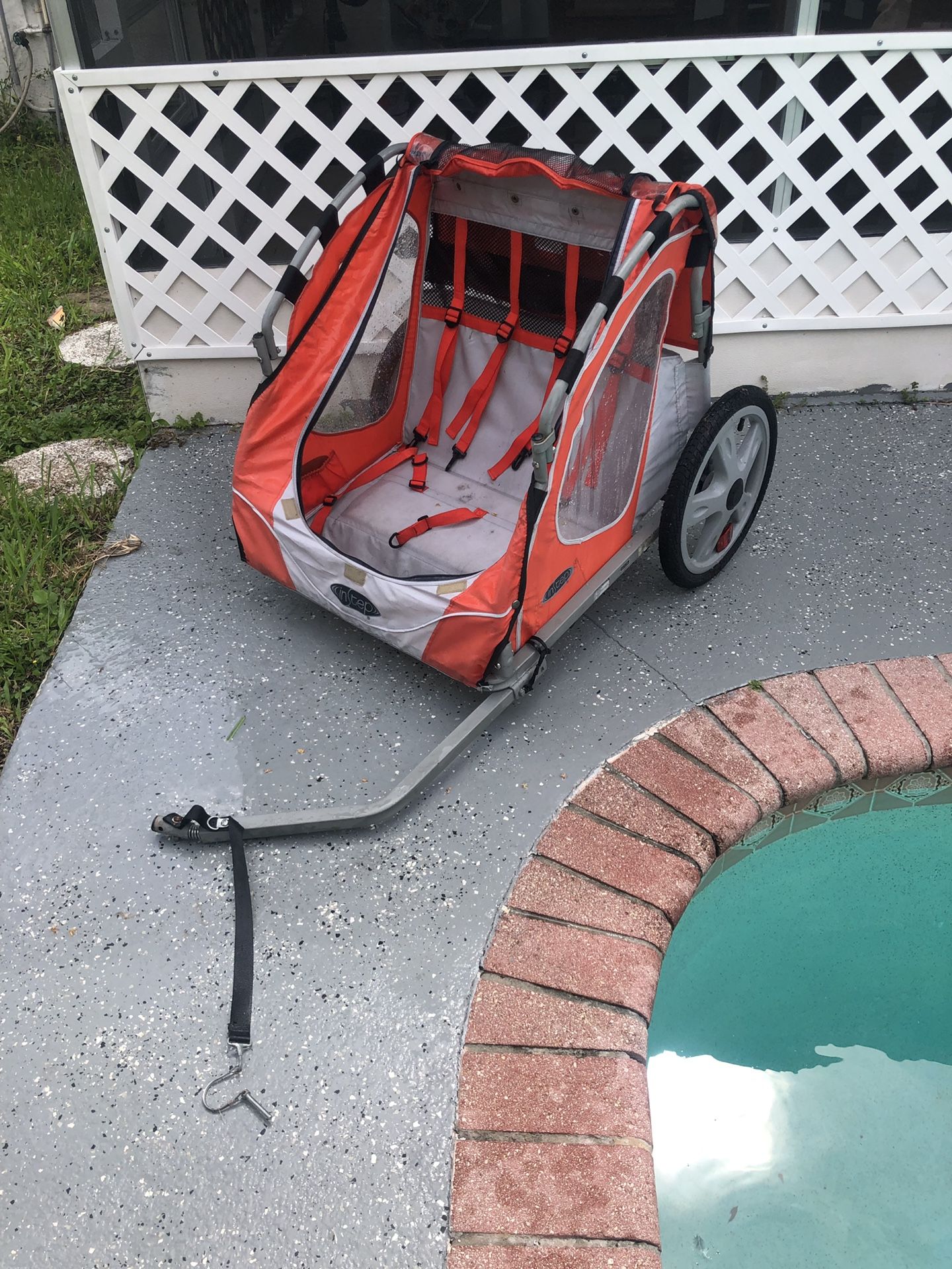 IN STEP BIKE TRAILER