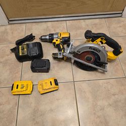 Set of 20v Dewalt Saw , Drill , 2 Dewalt Batteries , 1 After Market Battery , Charger ( PLEASE READ )
