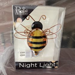 LAST ONE!!!  BRAND NEW!!!  CLOSEOUT SALE!!!  BEE NIGHT LIGHT!!!  GREAT GIFT!!!  MUST 