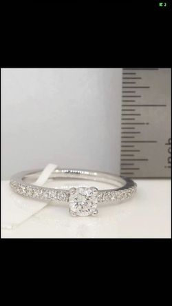 14k vera Wang diamond ring