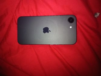 iPhone 16e