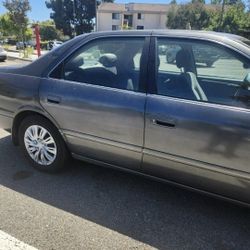 2000 Toyota Camry