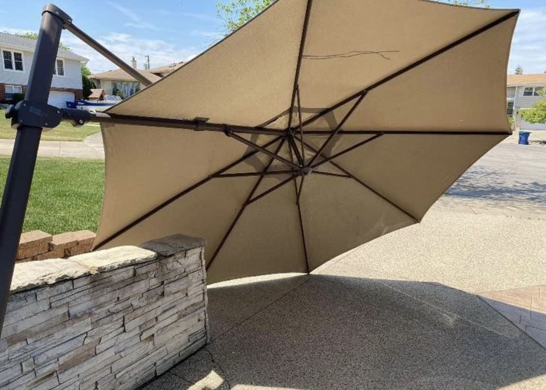 SimplyShade Patio Umbrellas in Outdoor Shade