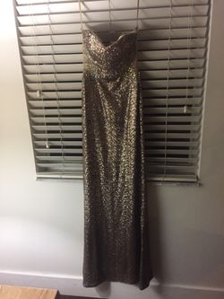 Sequence gold size 4 long elegant dress