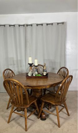 Solid Oak Kitchen Dining Table & 5 Chairs * Mesa Comedor de Madera Solida y 5 Sillas
