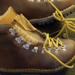 A solo 11.5 Men’s Hiking/work Boot