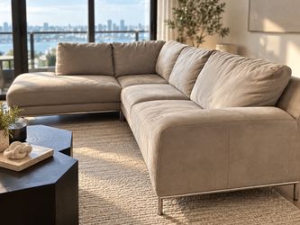 Modern L-Shaped Sectional Sofa  – Excellent Condition