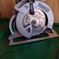 Dewalt 7 1/4" Circular Saw XR 