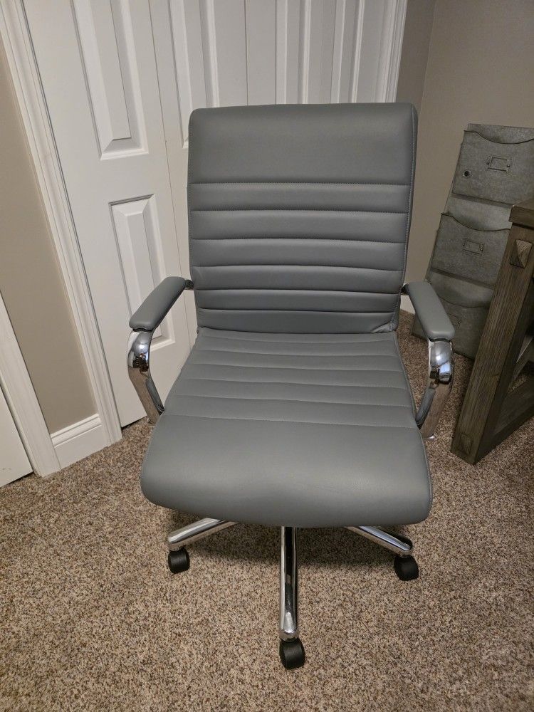 Gray Office Chair W Rollers