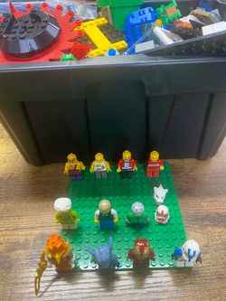 LEGO Minifigures and Bulk Pieces Lot