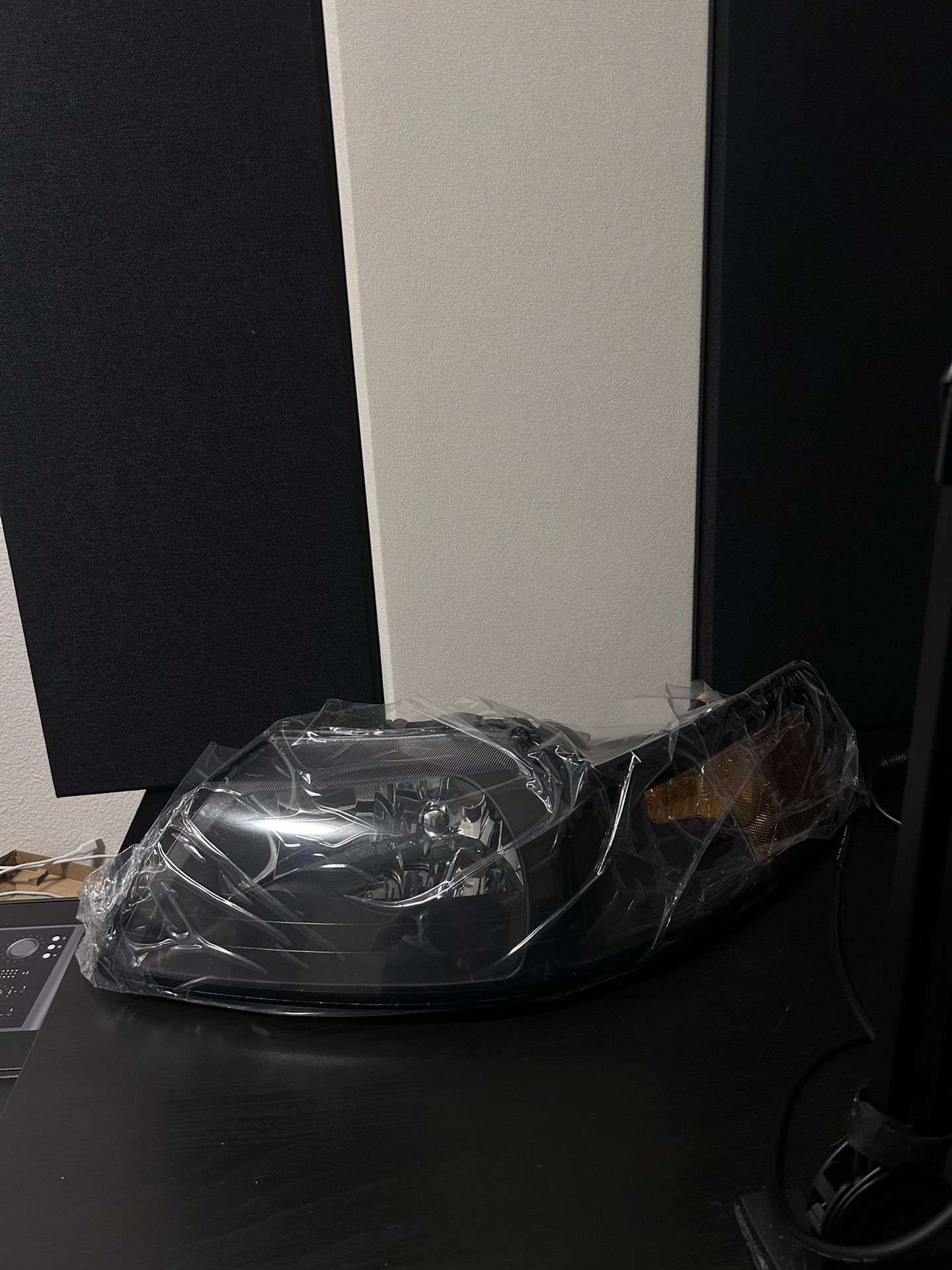 2001-04 Mustang Headlight (left)