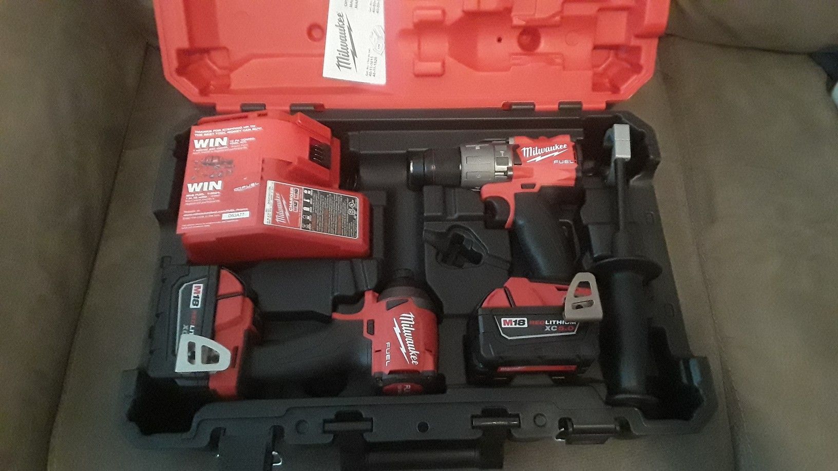 Milwaukee drill kit combo 2997-22 & Sawzall 2720-20 $325