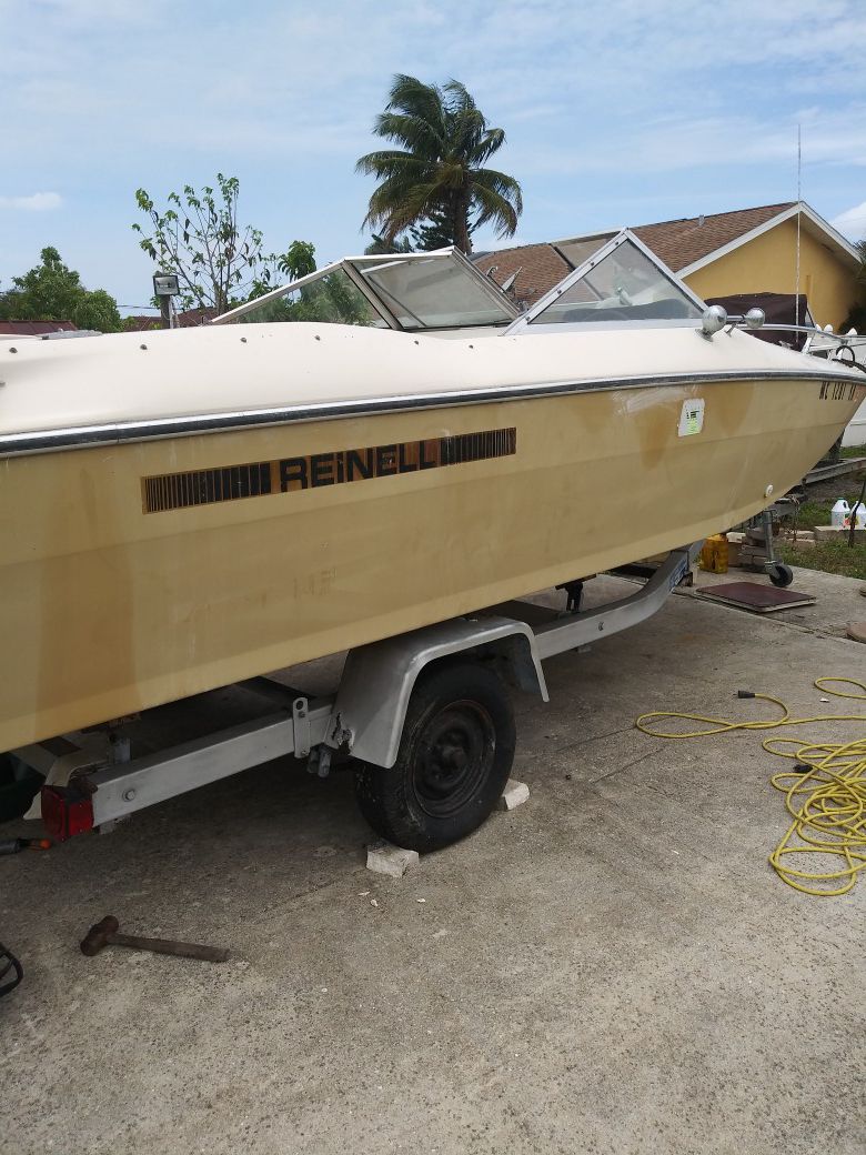 Project; boat, motor and trailer. Reinell 18' motor 90 hp Johnson 1997