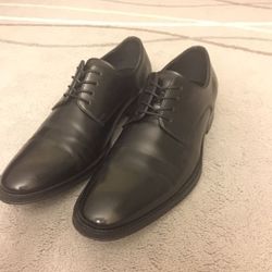 Kenneth Cole New York Leather Shoe or Derby (a type of gentleman’s shoe) 9.5 US size boys