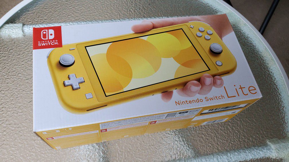 Nintendo Switch Lite Yellow bundle