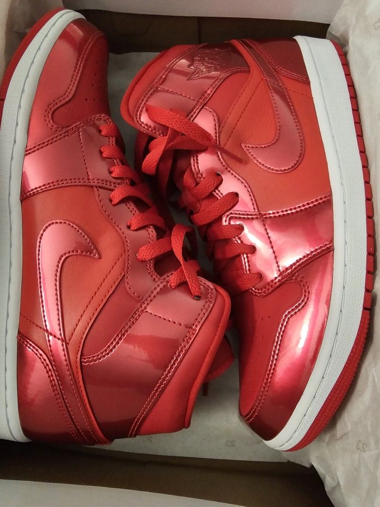 Jordan 1 Mid SE
Pomegranate (Women's) BRAND NEW