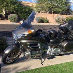 **2004 HONDA GOLDWING**