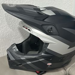 BELL Moto-9S Flex Helmets (Banshee Satin Black/Silver - Large)