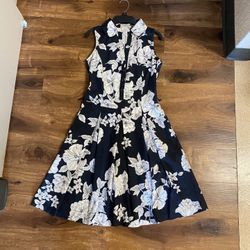 Brand New Woman’s Guess Jeans brand Black Floral Shirt Dress Up For Sale 