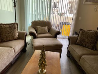 Sofa set high quality. Four parts new set that includes elegant coffee table.Beige color with front detail of carved wood