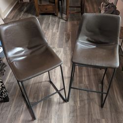 Casual Contoured Brown Bar Height Stool (Set of 2)