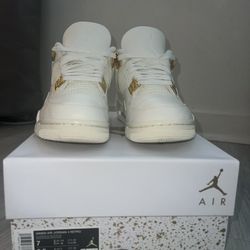 Jordan 4 Retro Metallic Gold 